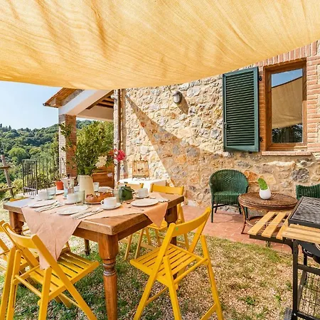 Holiday home Stunning In With Kitchen Scansano