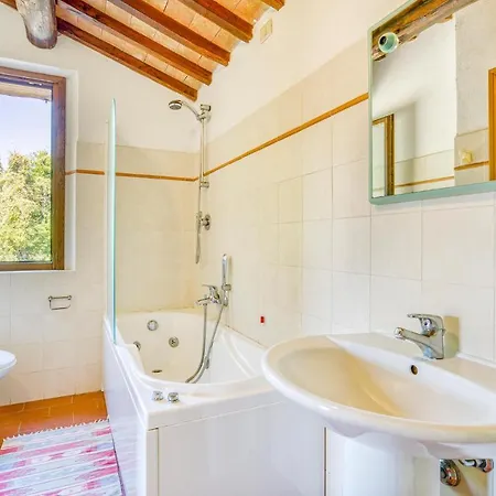 Stunning In With Kitchen * Scansano
